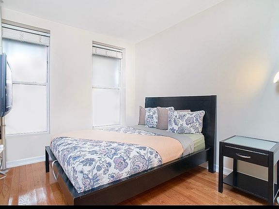 4th image of 120 Nassau St APT 1