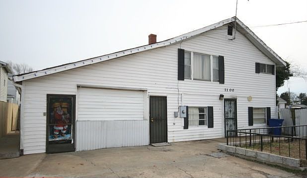 2nd image of 1100 43rd St