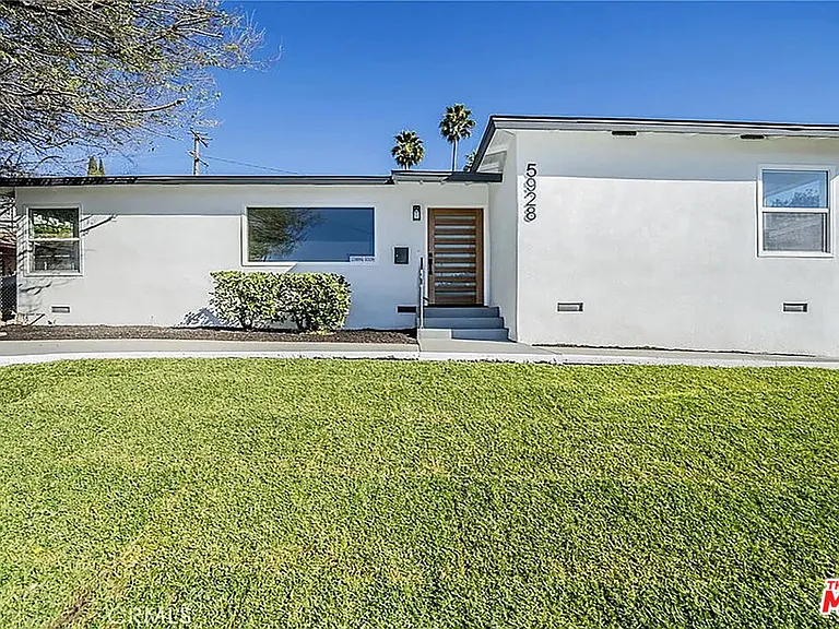 5928 S La Brea Ave — Photo 1