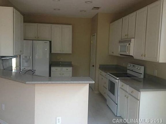 2nd image of 128 Foxtail Dr