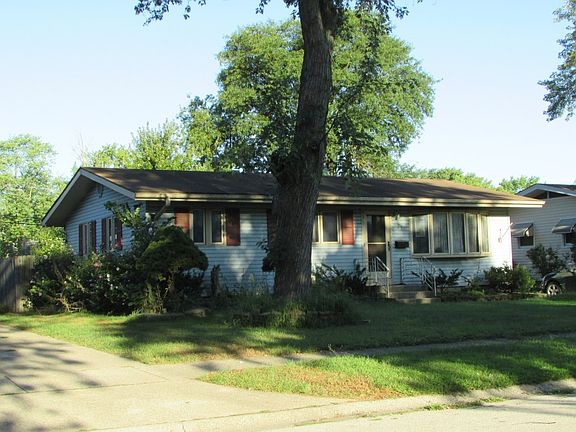 3rd image of 77 Indianwood Dr