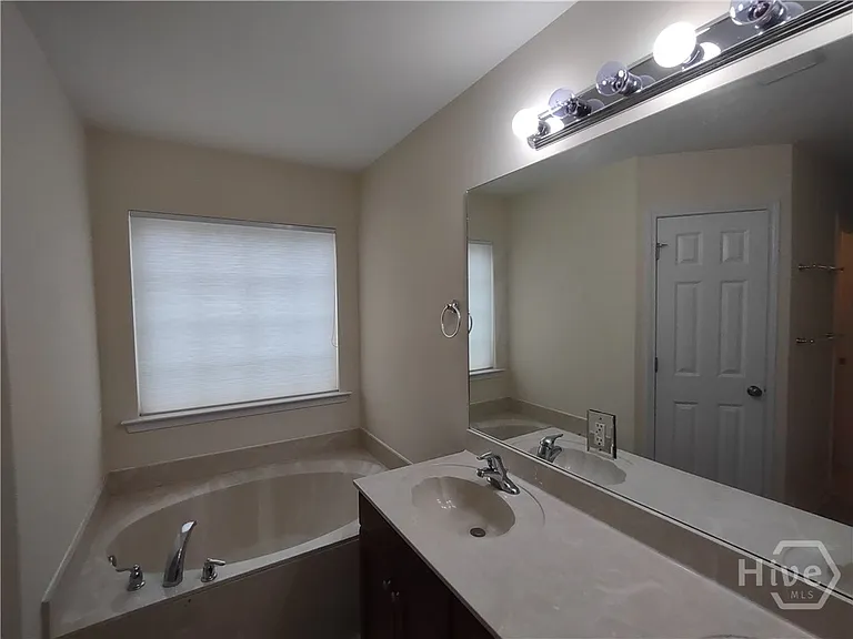 72 Patriot Dr — Photo 13