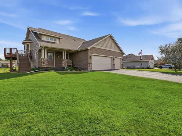 12720 314th St, Lindstrom, MN 55045