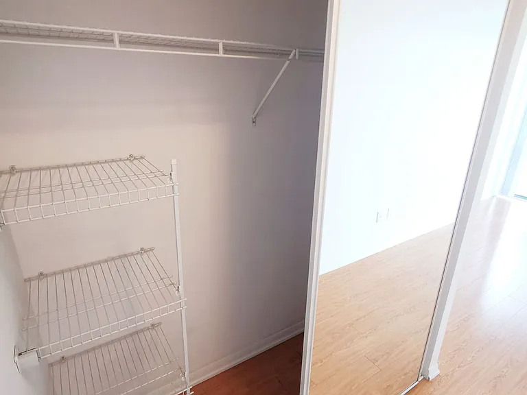 37 Grosvenor St #3308 — Photo 14