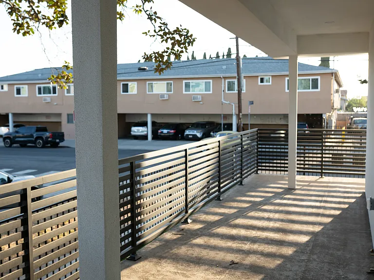 1200 N Hobart Blvd — Photo 15