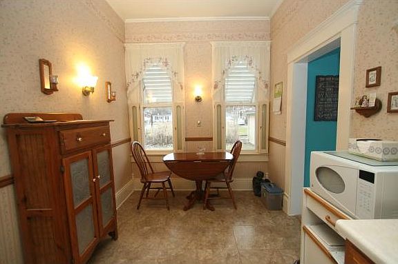 5th image of 513 N Walnut St