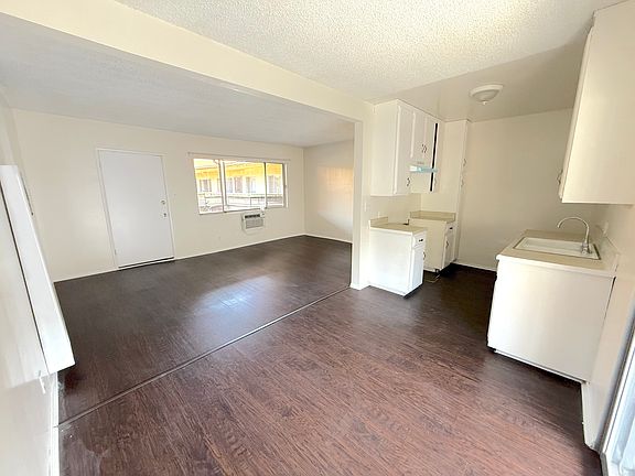 2nd image of 889 N Laurel Ave #P2