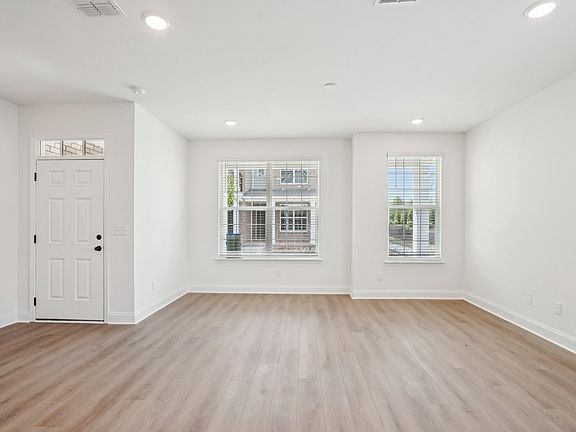 3rd image of 2718 Willowoak Trl #2801