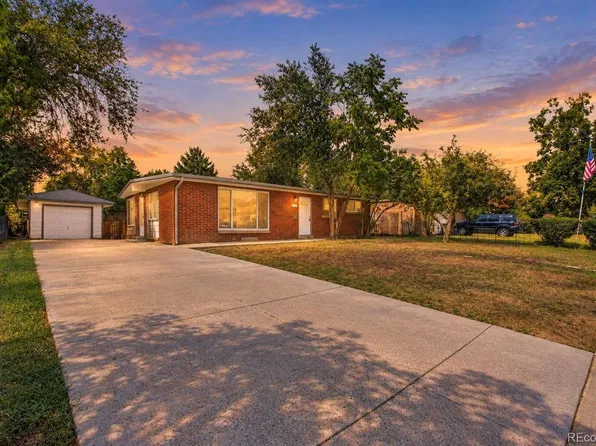 1377 S Chase Street, Lakewood, CO 80232