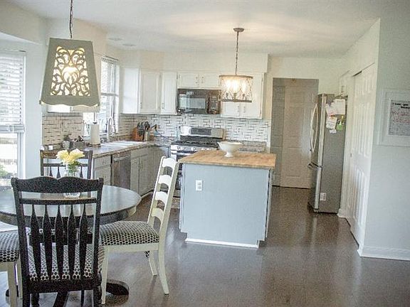 3rd image of 5470 Senour Dr