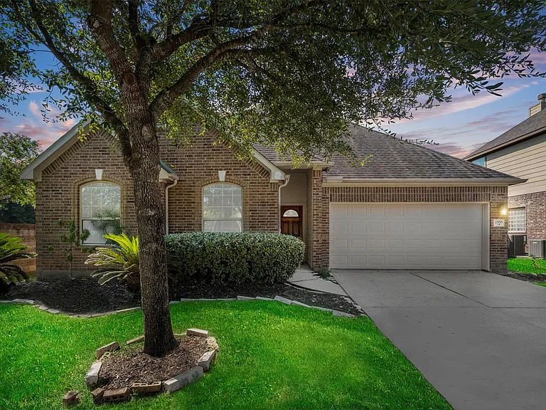 2558 Marufo Vega Dr — Photo 1