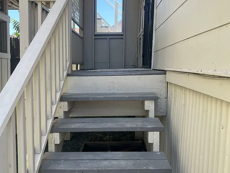 135 Summit St — Photo 2