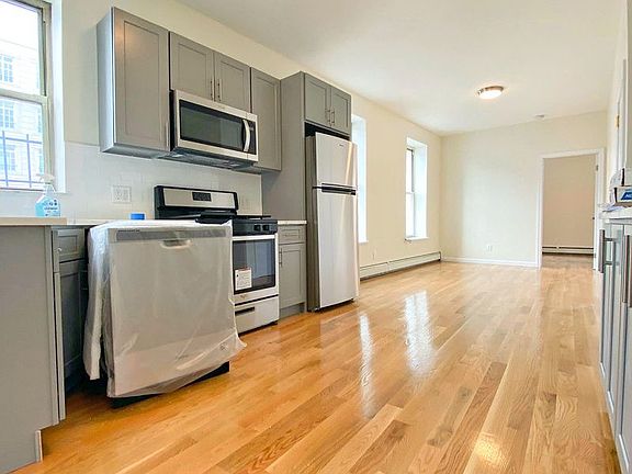 5th image of 37-09 Crescent St #2B