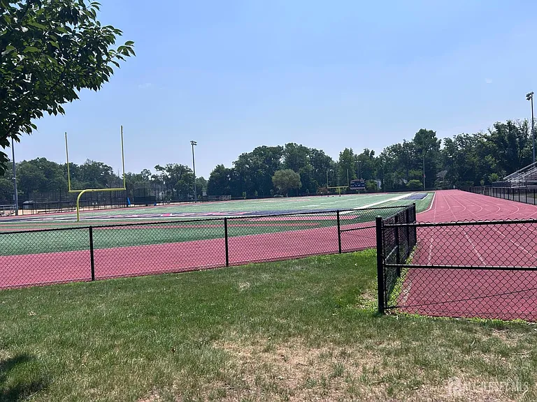 735 Station Rd — Photo 23