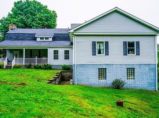 105 Tate Rd, Hookstown, PA 15050