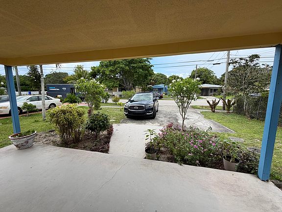 3rd image of 408 NW 16TH Avenue