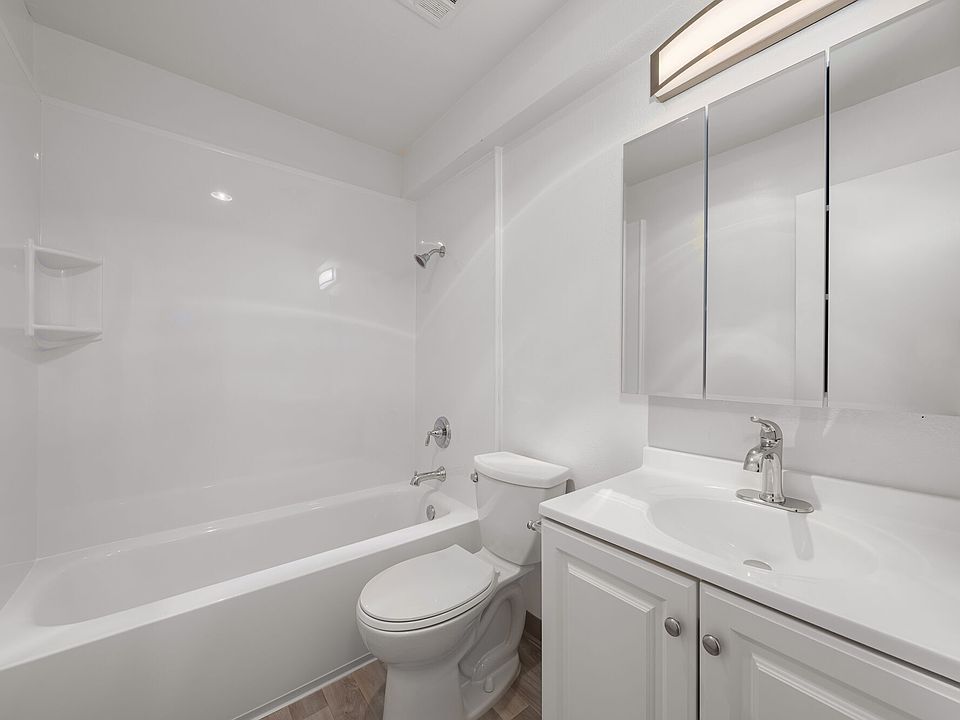 1st image of 1917 F Ave #1941-02