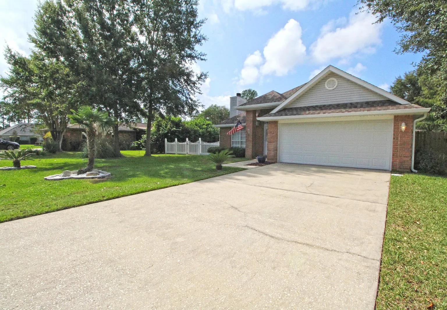 3 bed, 2.0 bath, 1688 sqft, $2,150 — Photo 3