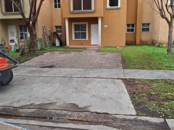 948 SW 6th Ct #948, Homestead, FL 33034