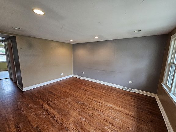 2nd image of 4728 S Latrobe Ave