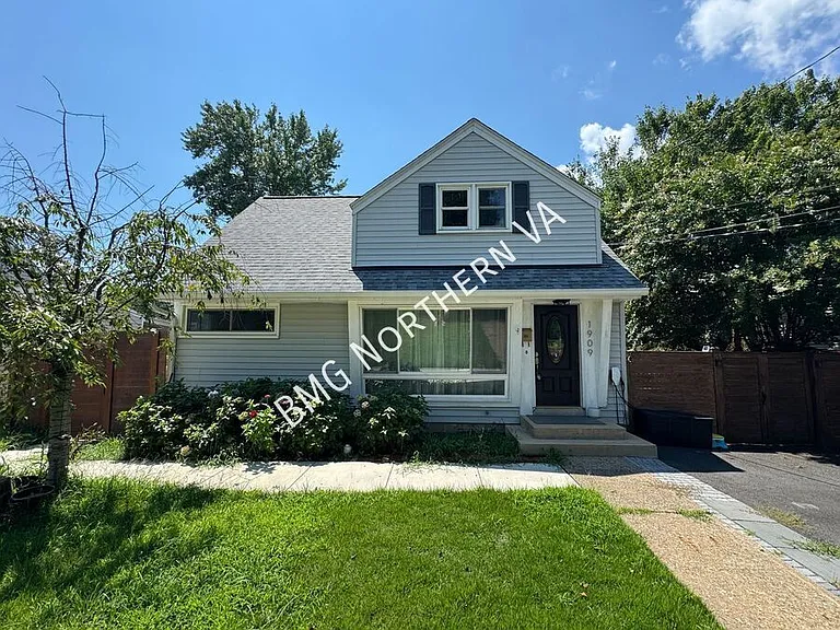 1909 Rollins Dr — Photo 81