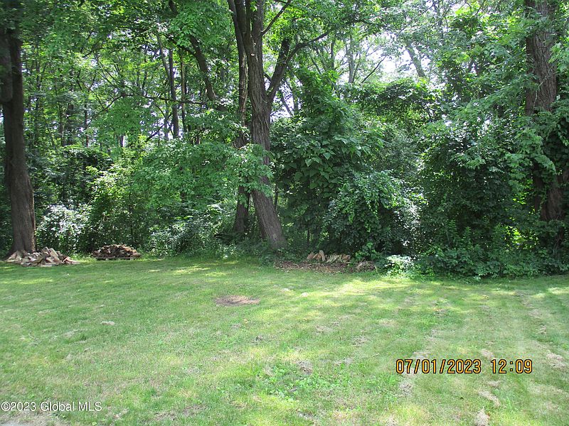 3rd image of 13 Prospect Avenue