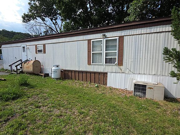 3rd image of 9 Rivercrest Road #22