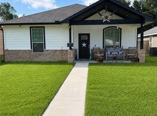 707 W Evans St, Hearne, TX 77859