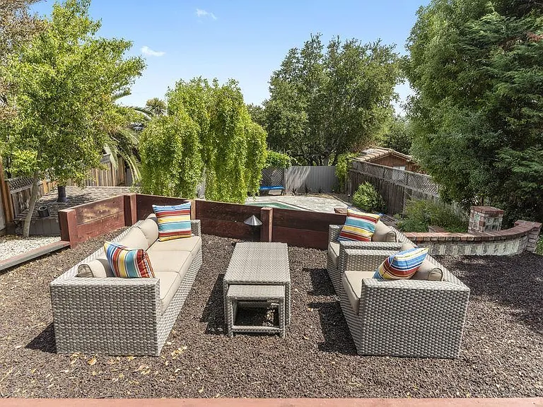 528 Lakemead Way — Photo 25