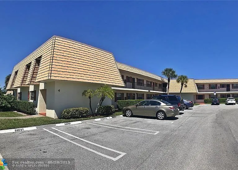 4141 Oak Terrace Dr #4141 — Photo 1