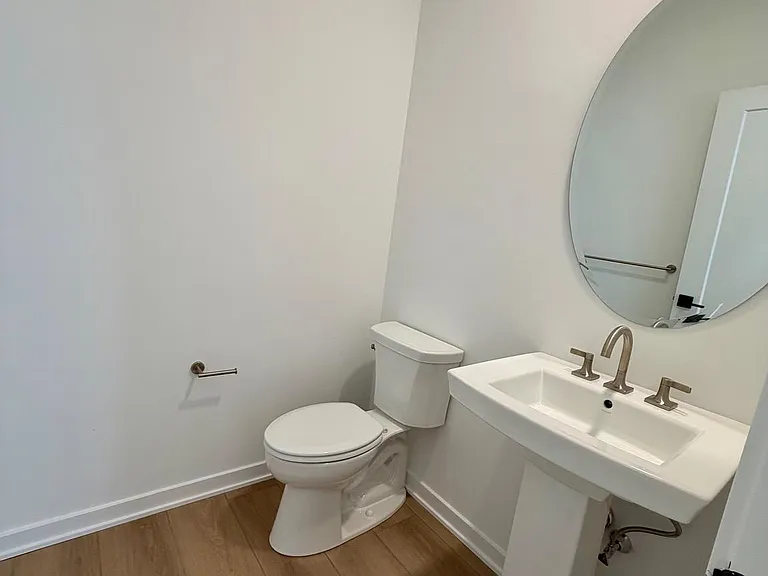 517 Anfield Rd — Photo 5