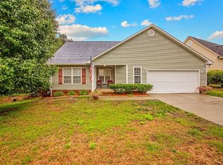 633 Bramblegate Rd, Hope Mills, NC 28348