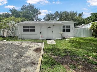 1463 NE 176th St, North Miami Beach, FL 33162