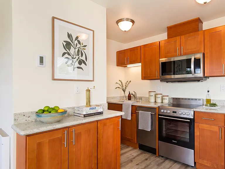 Back Nine Apartments - Located on the west slope of Queen Anne — Photo 4