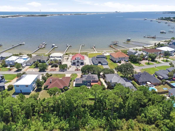 159 Shoreline Dr, Mary Esther, FL 32569