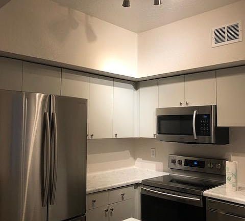 3rd image of 2402 W Azeele St Unit 431