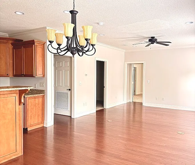 708 Osborne St #206 — Photo 4