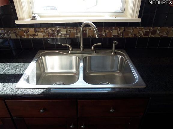5th image of 9214 Beech Ave