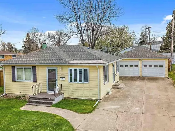 4211 Meadowwood Dr, Rapid City, SD 57702