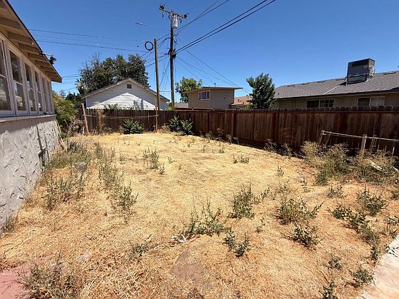 5th image of 2030 Calimyrna Ave