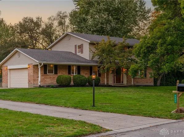 5625 Royalwood Dr, Dayton, OH 45429