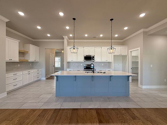 3rd image of 2354 Buckside St