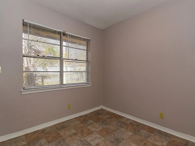 3404 Stanford St — Photo 7