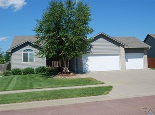 4604 E Tiger Lilly St, Sioux Falls, SD 57110