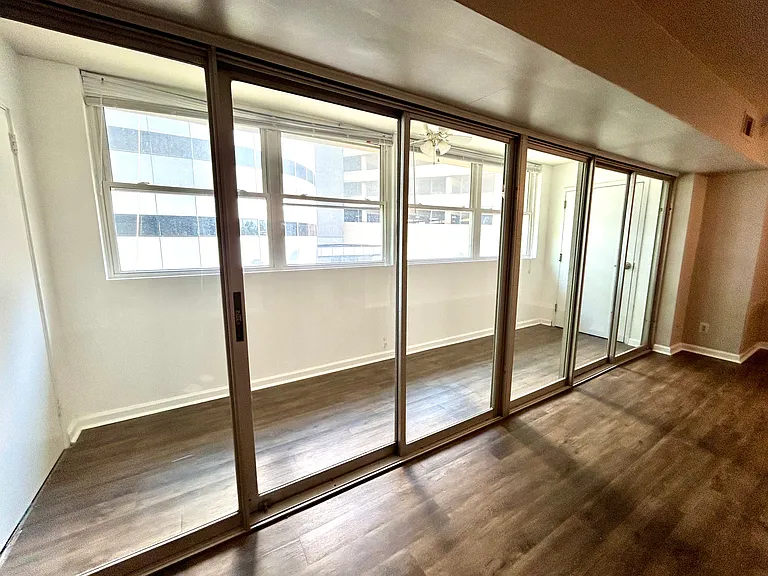 Continental Condos by Charlotte Management — Photo 15