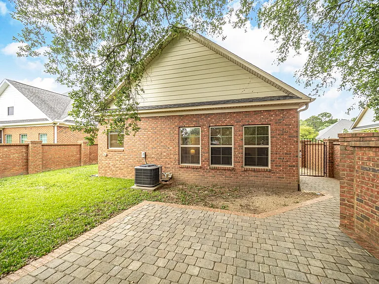 3057 Girard Dr — Photo 9