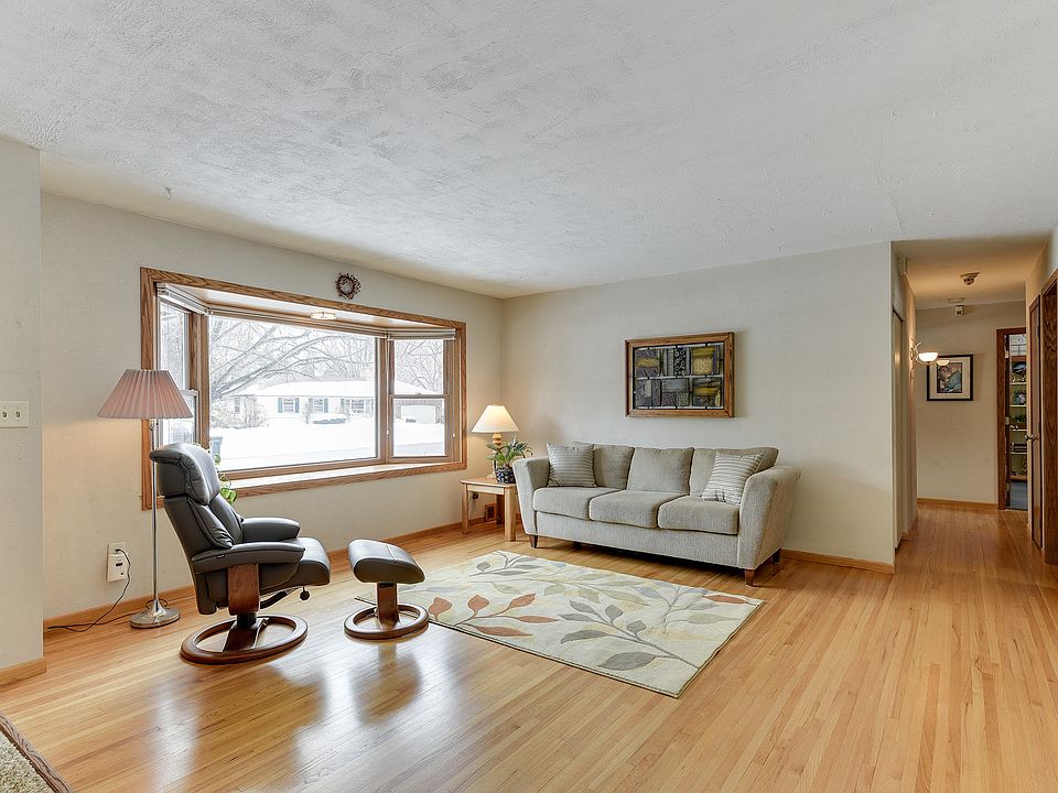 7916 Aster Dr N, Brooklyn Park, MN 55428 | Zillow