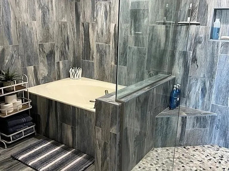 2902 River Dr #D301 — Photo 10