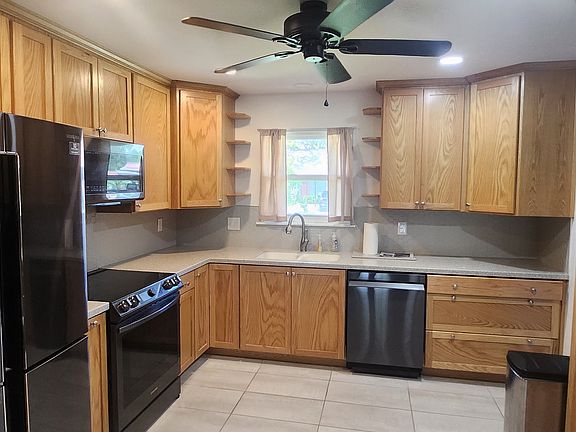 Spacious and bright Kitchen
