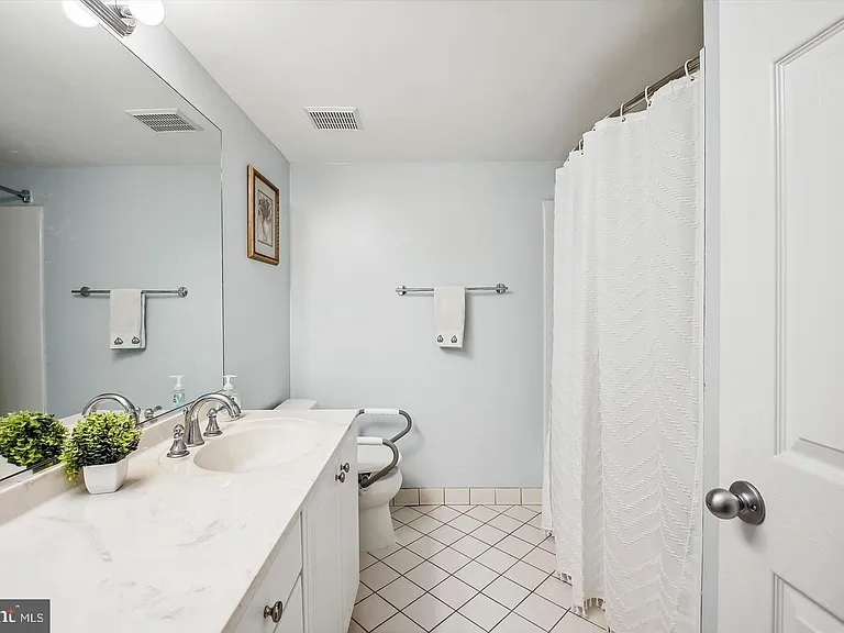 21 Silverwood Cir #4 — Photo 11